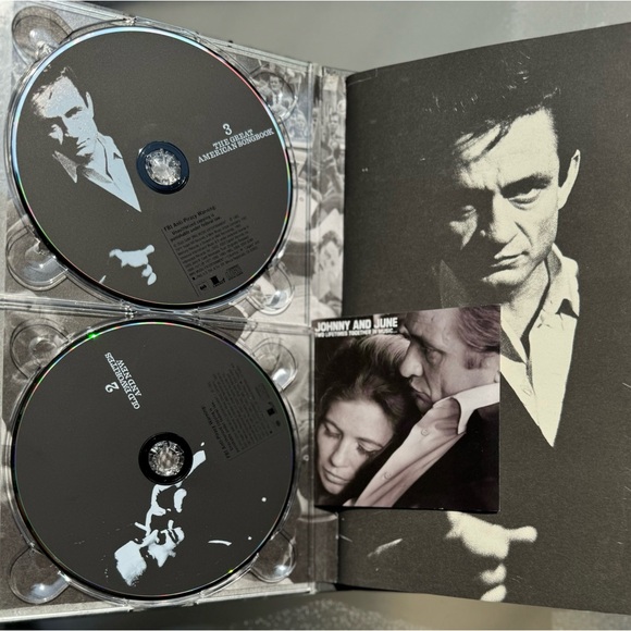 Johnny Cash 4cd box set THE LEGEND - Picture 3 of 11